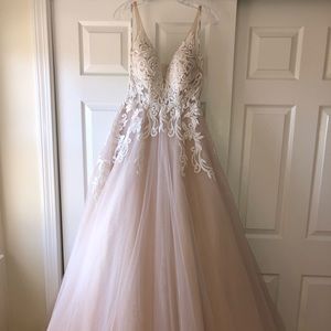 Martina Liana 984 Wedding Dress (never worn)